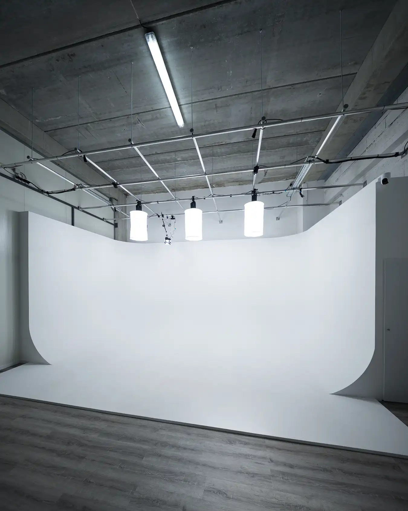 01_NXR-CreativeStudio